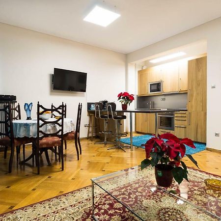 3 Bedrooms Apartment Under Acropolis Atina Dış mekan fotoğraf